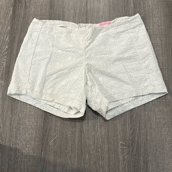 Lilly Pulitzer Pants - Lilly Pulitzer White Eyelet Shorts | Size 4 | Classic Summer Style